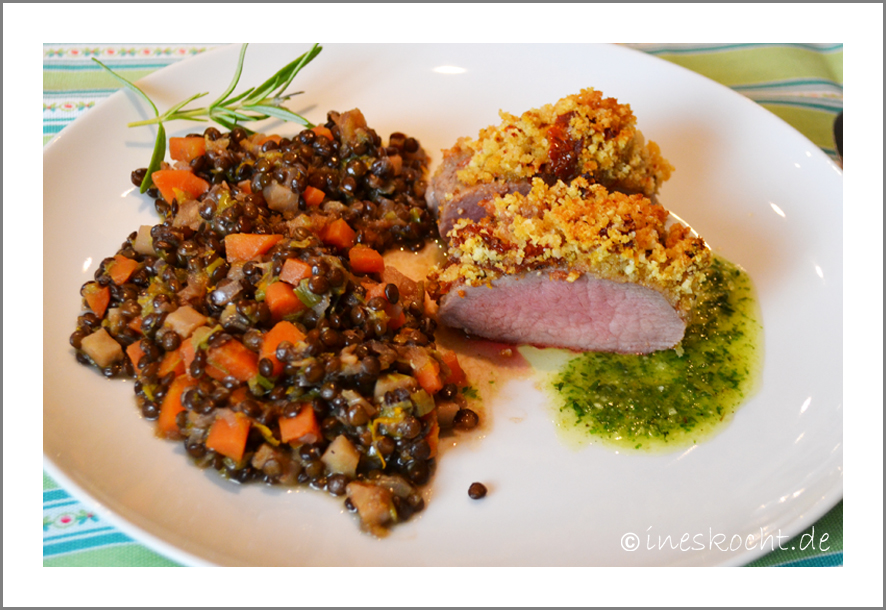 Wildschweinrücken vom Frischling auf Belugalinsen mit Thymian-Pesto ...