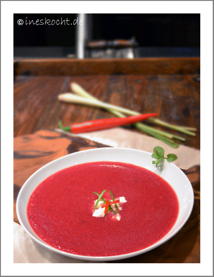 Rote Beete Suppe mit Kokosmilch